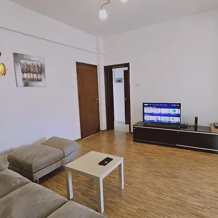 Aurum Apartment *